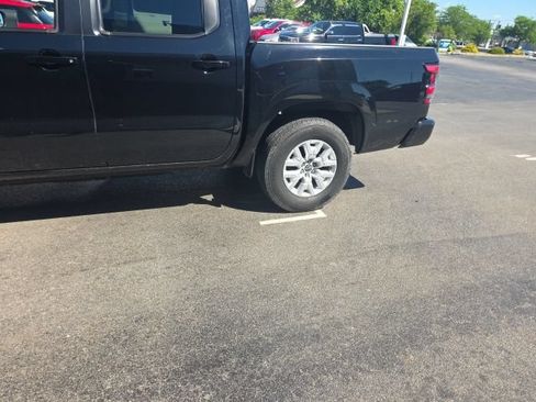 Used 2022 Nissan Frontier SV AWD/4WD image 9