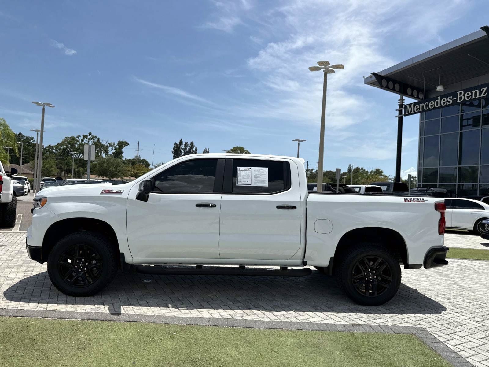 Used 2026 Chevrolet Silverado 1500 LT Trail Boss w/ LT Trail Boss Premium Package AWD/4WD image 3