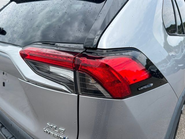 Used 2022 Toyota RAV4 XLE w/ Convenience Package AWD/4WD image 12