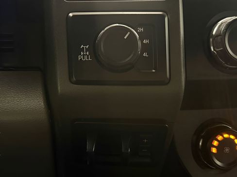 Used 2019 Ford F250 XL w/ Power Equipment Group AWD/4WD image 24