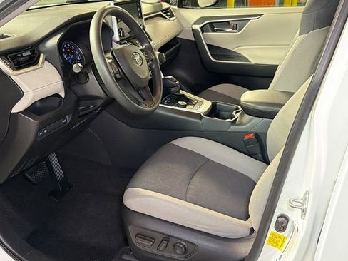 Used 2019 Toyota RAV4 XLE image 25