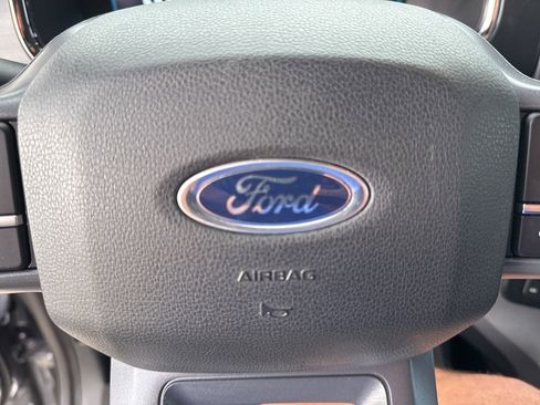 Used 2023 Ford F150 Lariat w/ Trailer Tow Package image 27