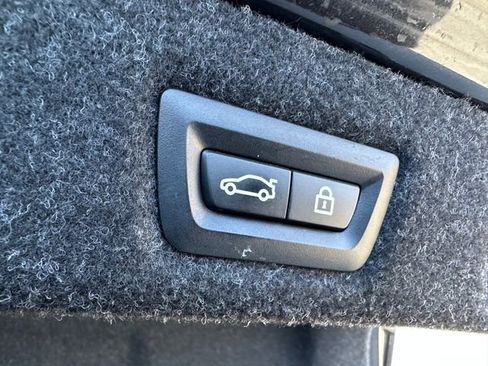 Used 2019 BMW 540i w/ Convenience Package image 35