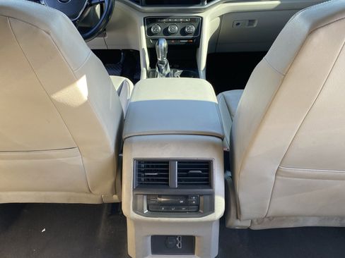 Used 2018 Volkswagen Atlas SE image 18