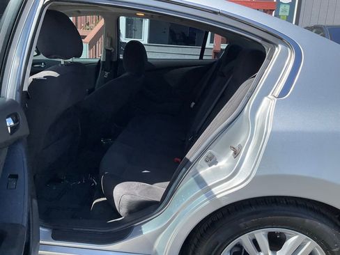 Used 2010 Nissan Altima 2.5 S w/ Convenience Plus Pkg image 7