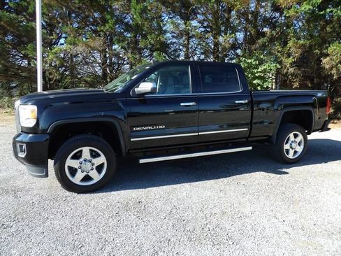 Used 2015 GMC Sierra 2500 Denali AWD/4WD image 1