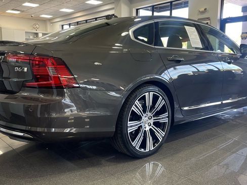 Used 2023 Volvo S90 B6 Ultimate w/ Protection Package Premier image 4