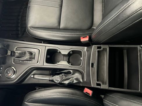 Used 2019 Ford Ranger Lariat w/ Equipment Group 501A Mid image 16