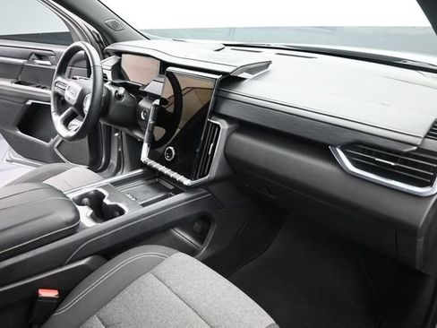 Used 2025 GMC Acadia Elevation FWD image 21
