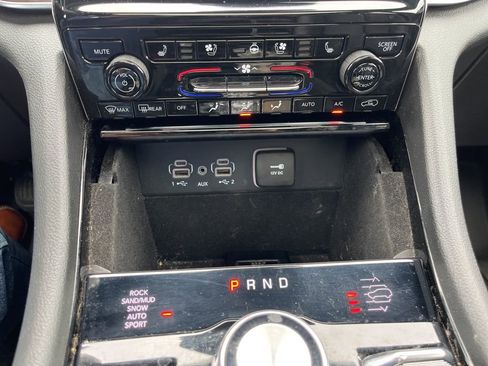 Used 2022 Jeep Grand Cherokee Overland image 50