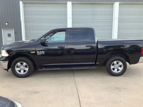 Used 2020 RAM 1500 Tradesman w/ Chrome Appearance Group AWD/4WD image 5