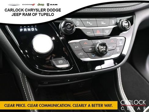 New 2026 Chrysler Pacifica Limited image 22