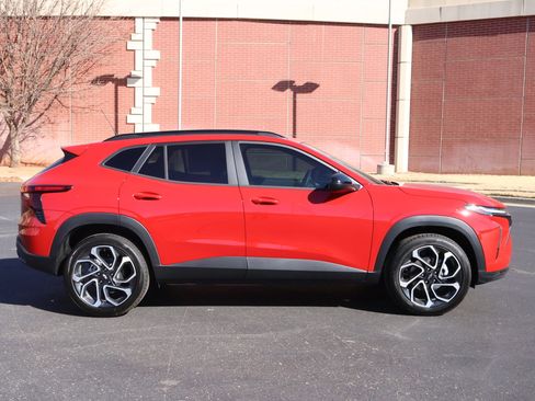 New 2026 Chevrolet Trax RS w/ Sunroof Package image 29