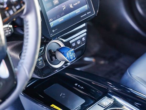 Used 2022 Toyota Prius Prime XLE FWD image 23