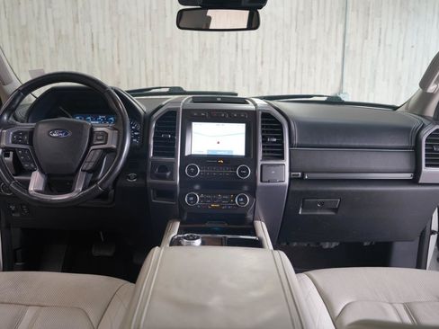 Used 2020 Ford Expedition Platinum AWD/4WD image 16
