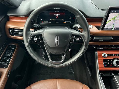 Used 2024 Lincoln Aviator Reserve AWD/4WD image 17