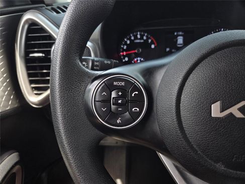 Used 2022 Kia Soul LX image 26