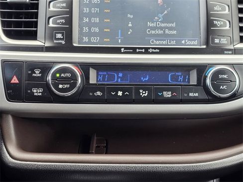 Used 2018 Toyota Highlander Limited image 15