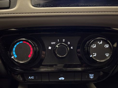 Used 2021 Honda HR-V LX image 18