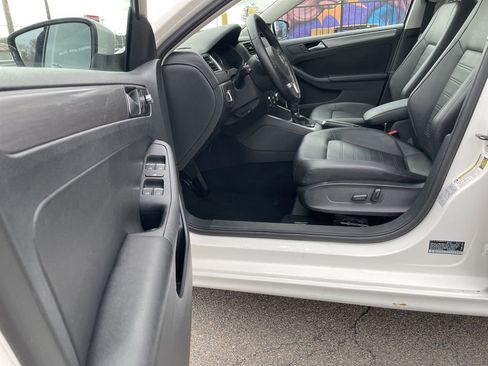 Used 2014 Volkswagen Jetta SEL FWD image 14