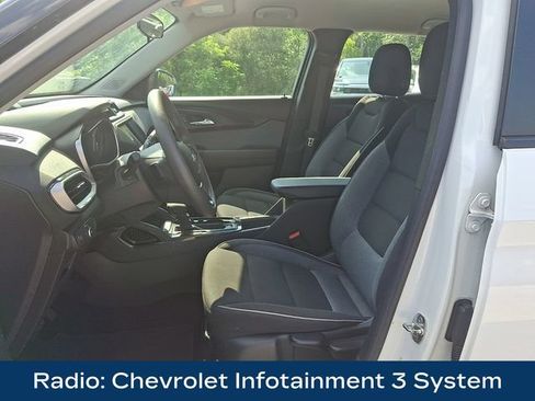 Used 2023 Chevrolet TrailBlazer LS AWD/4WD image 2