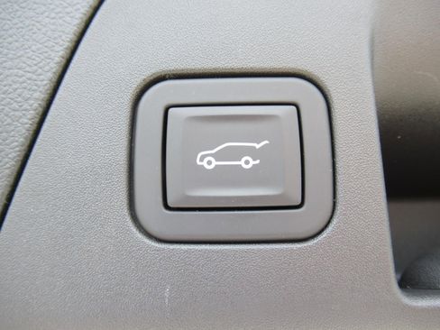 Used 2023 Buick Envision Preferred AWD/4WD image 29