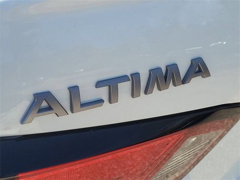 New 2025 Nissan Altima 2.5 SR image 30