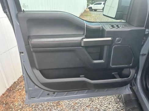 Used 2019 Ford F150 Lariat w/ Equipment Group 502A Luxury AWD/4WD image 11