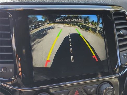 Used 2022 Jeep Grand Cherokee Laredo X image 14