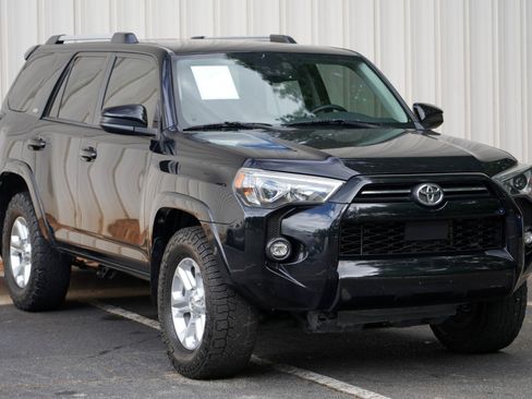 Used 2021 Toyota 4Runner SR5 RWD image 44
