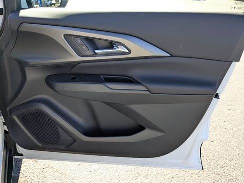 New 2026 Chevrolet Equinox EV LT image 31