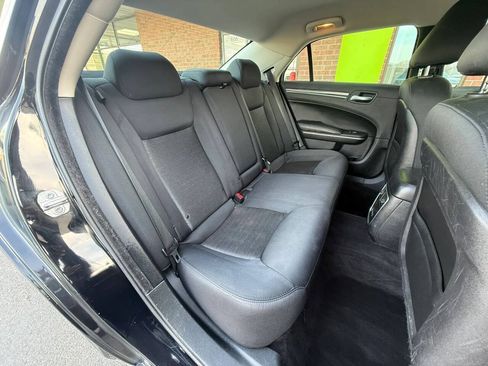 Used 2018 Chrysler 300 Touring AWD/4WD image 20