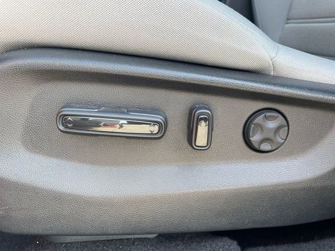 Used 2021 Honda CR-V EX image 11