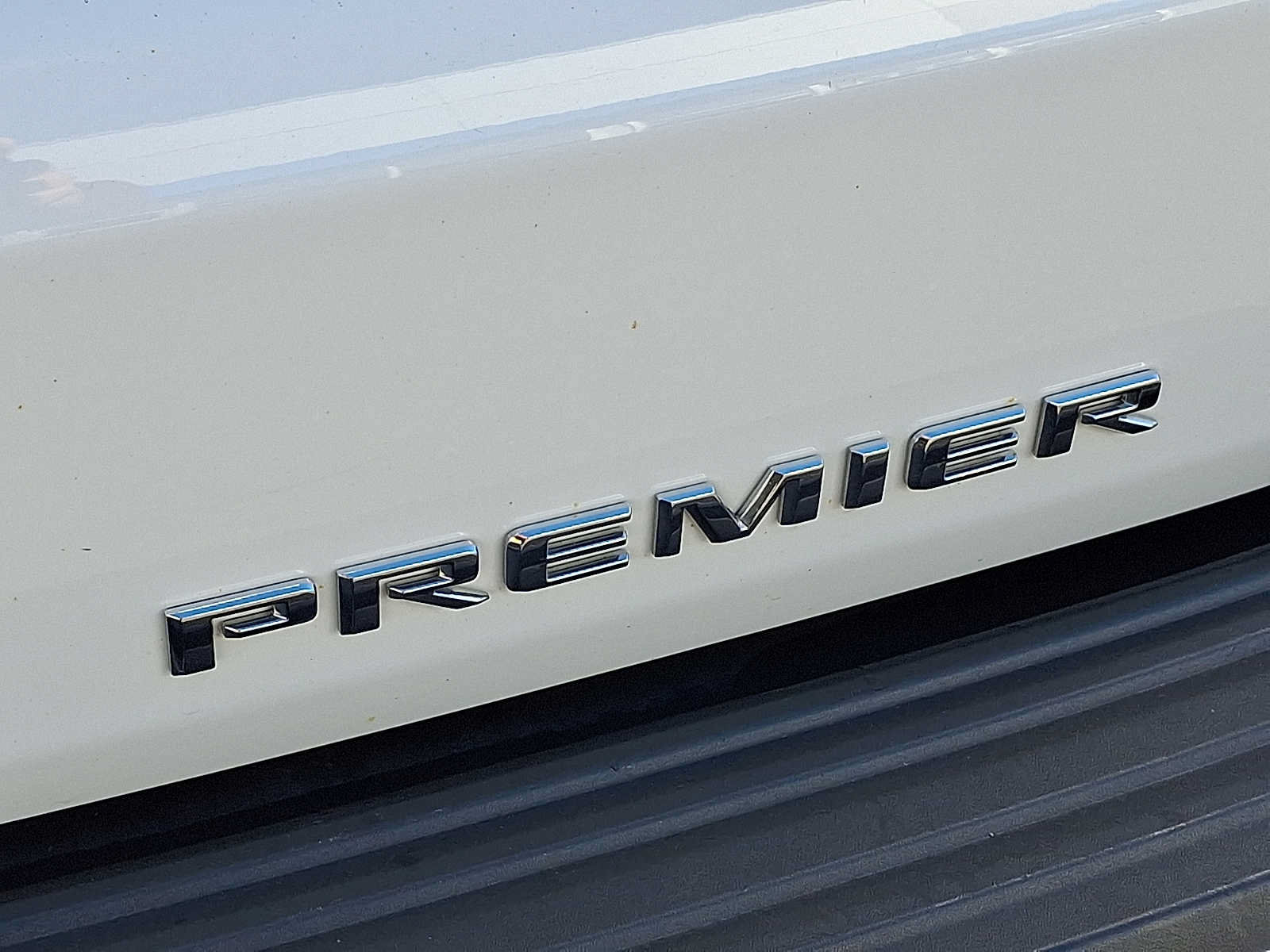 Used 2024 Chevrolet Tahoe Premier AWD/4WD image 30