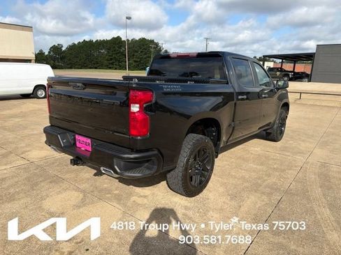 Used 2022 Chevrolet Silverado 1500 Custom Trail Boss w/ Midnight Edition AWD/4WD image 11