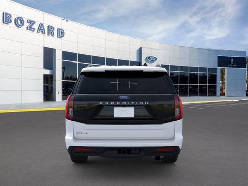 New 2025 Ford Expedition Active image 5