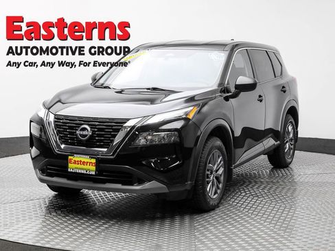 Used 2022 Nissan Rogue S image 1