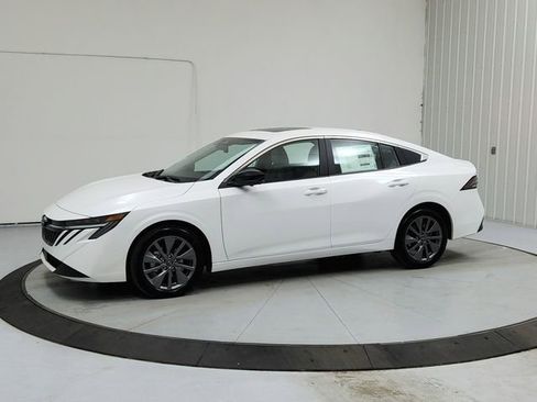 New 2026 Nissan Sentra SL w/ Floor Mat Package image 3