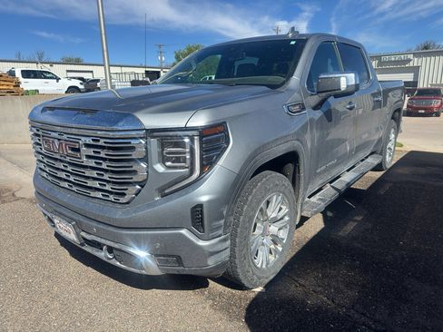 Used 2025 GMC Sierra 1500 Denali AWD/4WD image 3