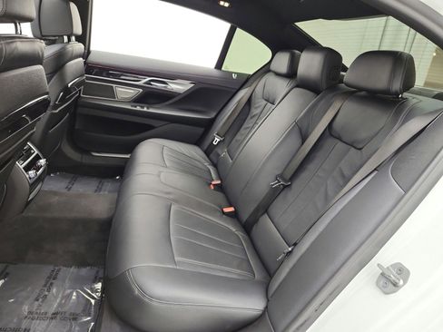 Used 2022 BMW 740i w/ M Sport Package RWD image 22