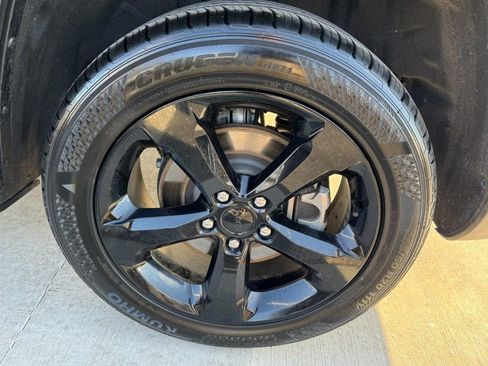 Used 2023 Jeep Grand Cherokee L Laredo AWD/4WD image 7