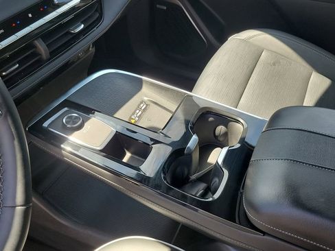 Used 2025 Buick Enclave Sport Touring image 15