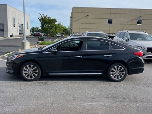 Used 2016 Hyundai Sonata Sport w/ Option Group 02 FWD image 2