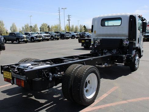 New 2025 Chevrolet Low Cab Forward RWD image 5