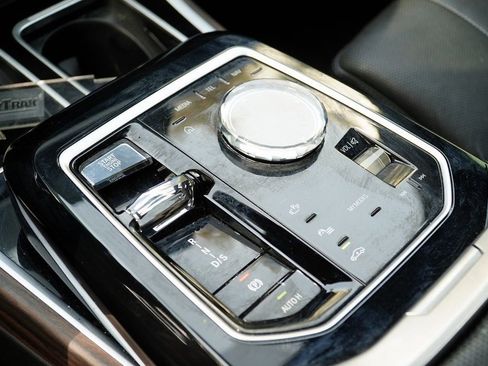 Used 2023 BMW 760i xDrive AWD/4WD image 18