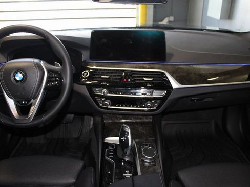 Used 2023 BMW 530i xDrive w/ Convenience Package image 27