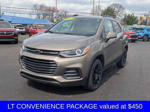Used 2022 Chevrolet Trax LT w/ Driver Confidence Package image 4