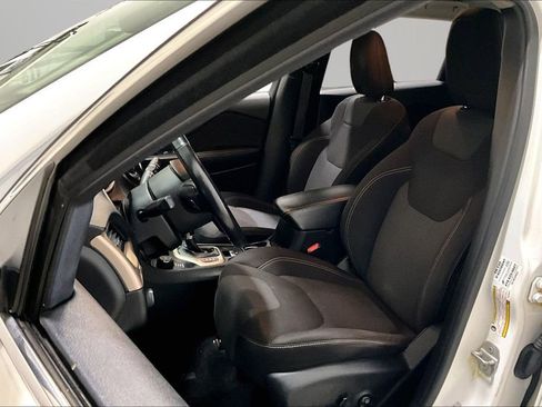 Used 2016 Jeep Cherokee Latitude w/ Comfort & Convenience Group image 21