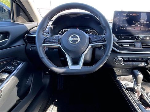 Used 2023 Nissan Altima 2.5 SR w/ SR Premium Package AWD/4WD image 5