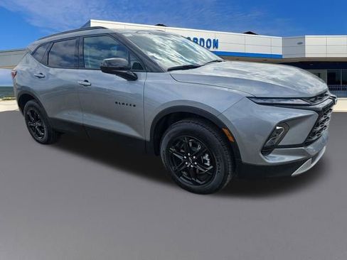 Used 2025 Chevrolet Blazer LT w/ Convenience Package image 8